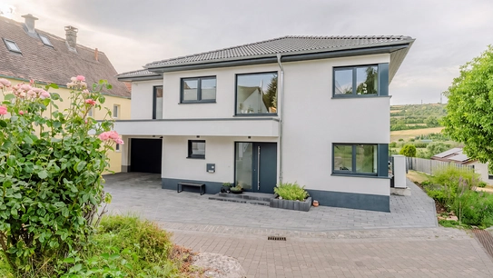 Außenansicht Haus Ulmen Außenansicht Haus Ulmen